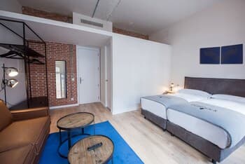 Room007 Gran Vía Hostel