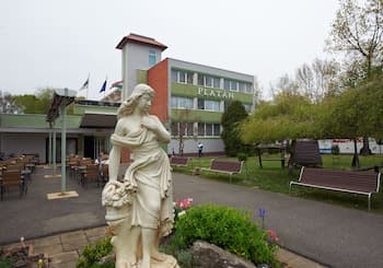 Komfort Hotel Platán