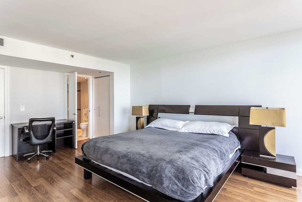 2 Bedroom Pearl in Downtown Miami