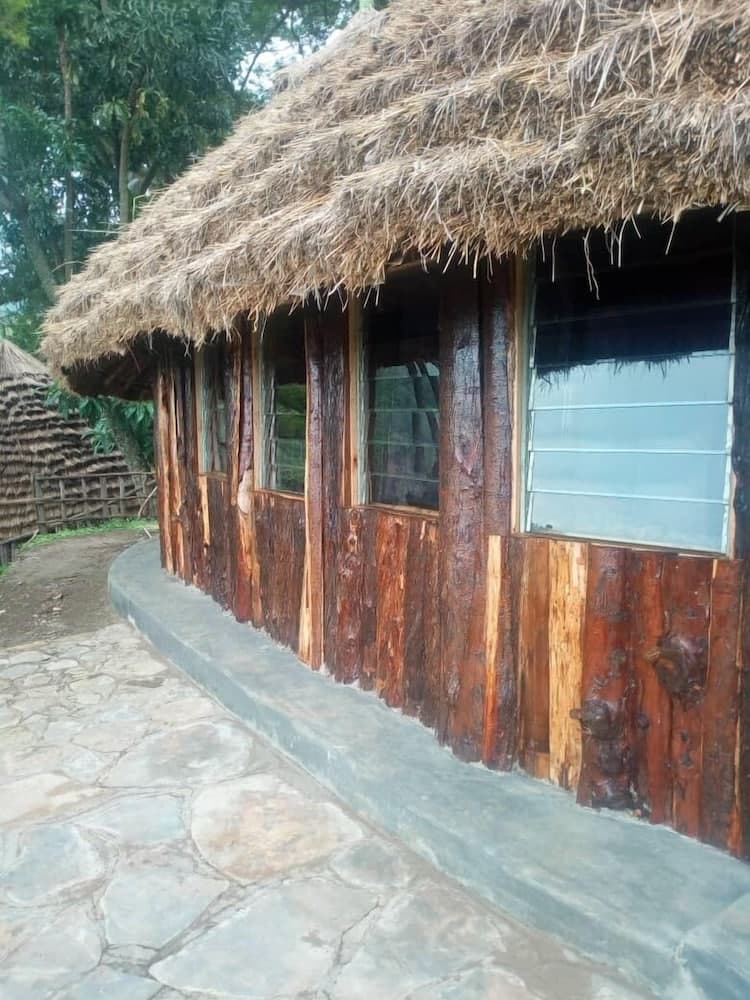 Lacam Lodge - Hostel