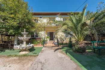 Apartments and Rooms Dragica