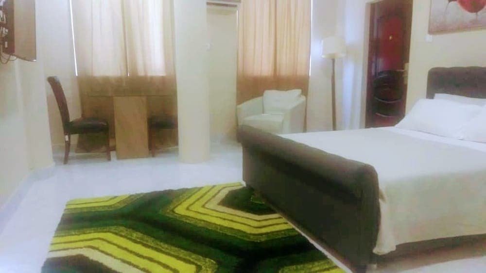 Sonnys inn and car rentals