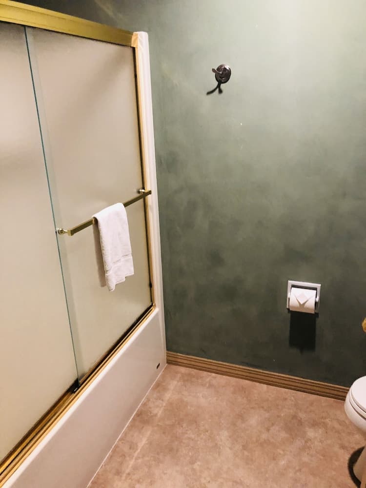 River Ridge 416b 1 Bedroom Condo by RedAwning