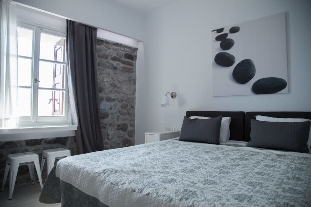 Olive Press Hotel & Apartments