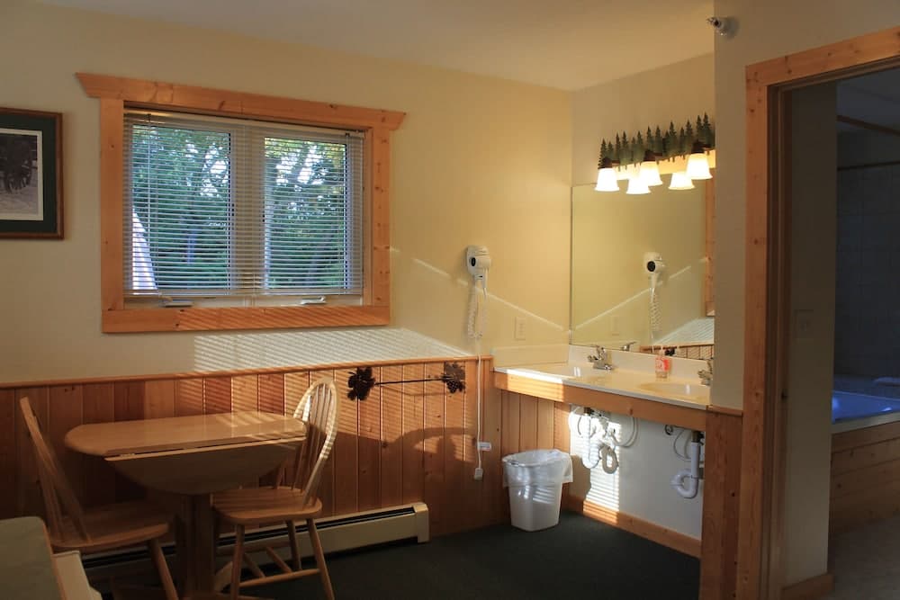 Viking Bay Resort & Lodge