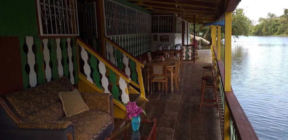 Alojamiento Rio Sabalo Chocano