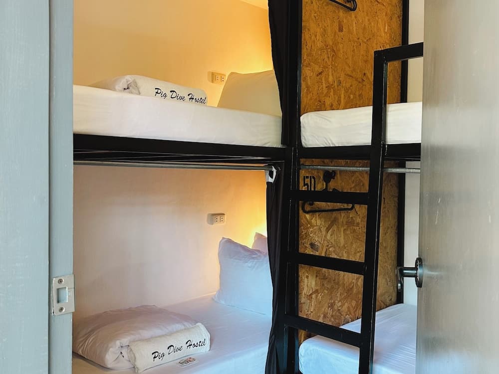 Pig Dive Hostel