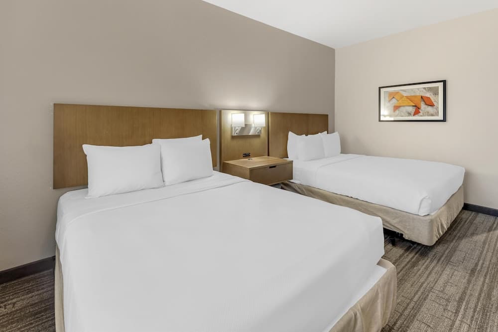 Best Western Green Oaks Inn & Suites