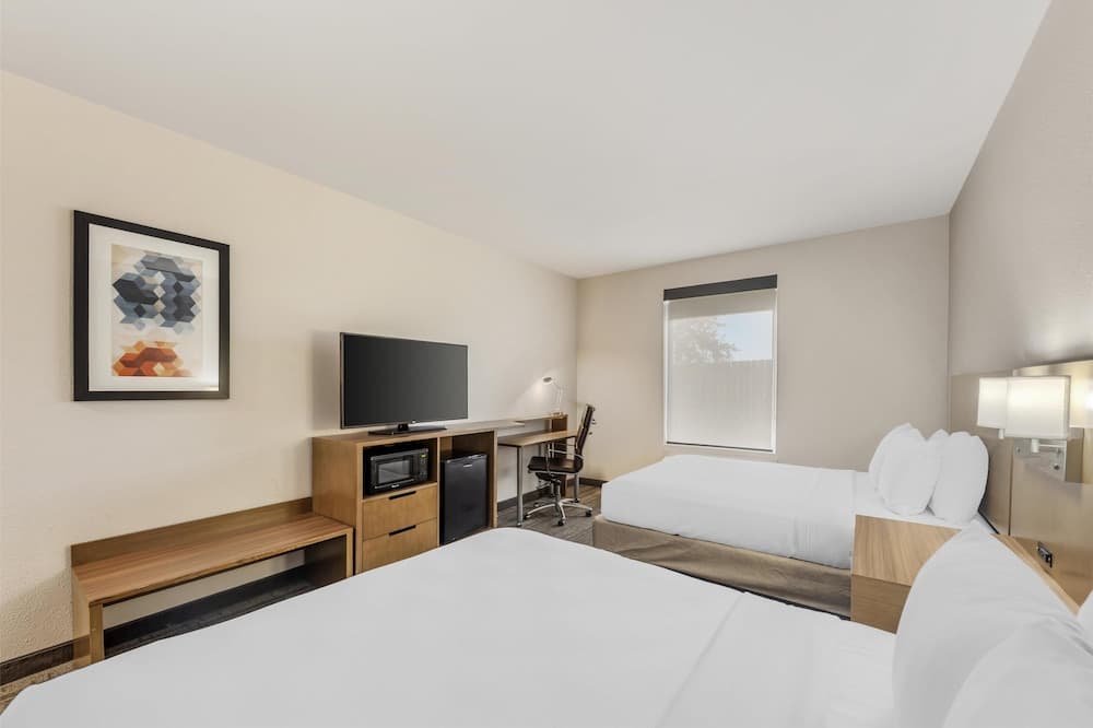 Best Western Green Oaks Inn & Suites