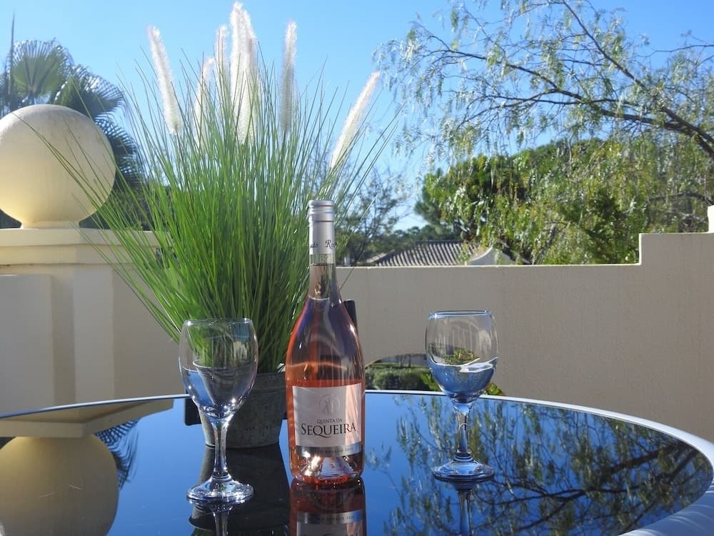 Beautiful 2-bed Villa in Quinta do Lago With Pool