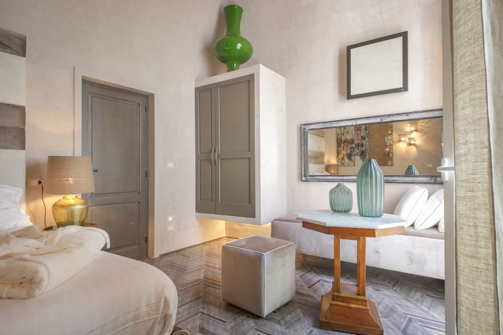 Al Console Luxury Suite