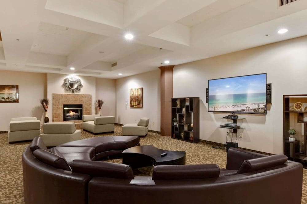 Bluebird Suites at the Warehouse District