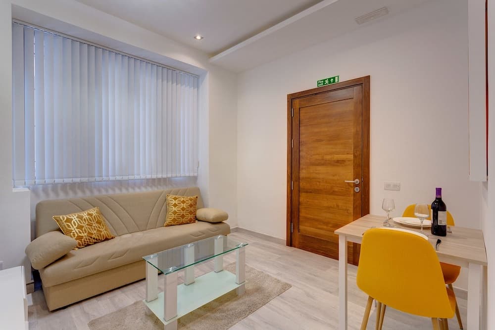 Modern Apartment Near the Promenade