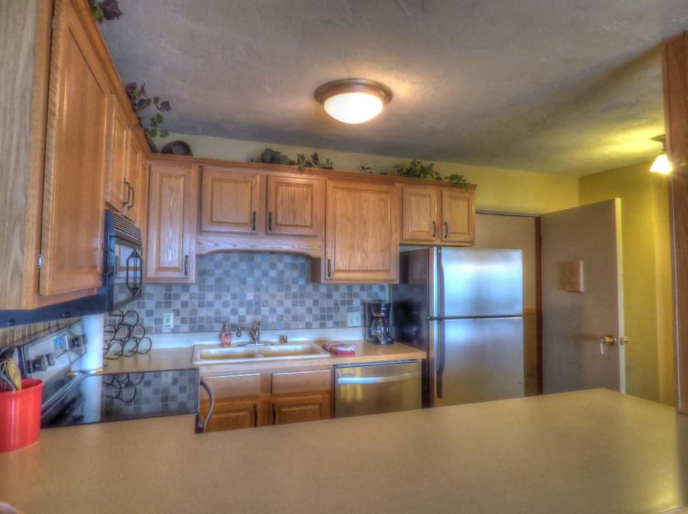 Lift Tickets Ski To Your Door, Wifi, Deck, Hot Tub