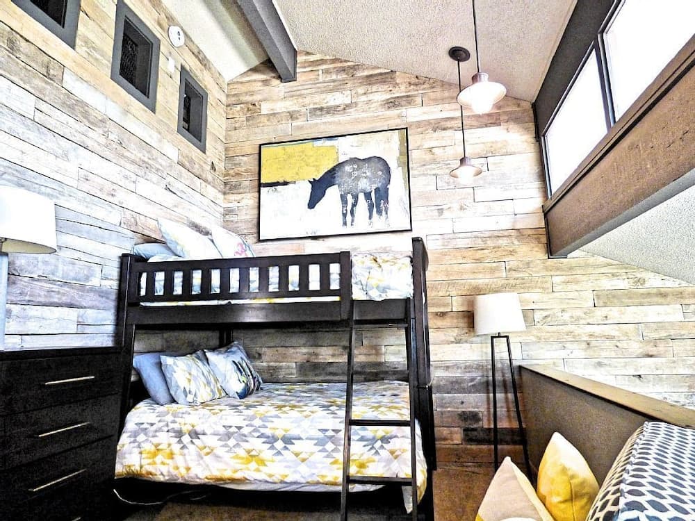 Lift Tickets Perfect Penthouse Rustic Finishes Fireplace