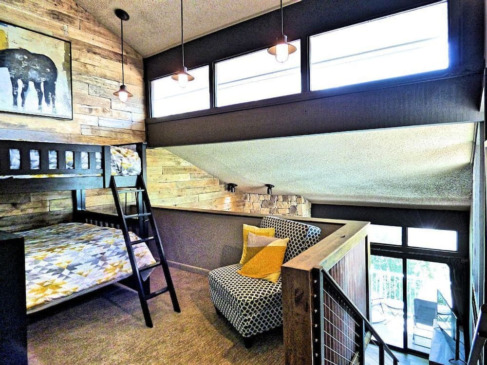 Lift Tickets Perfect Penthouse Rustic Finishes Fireplace