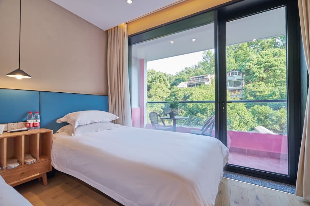 Good wishes. Full Gui Mountain Residence