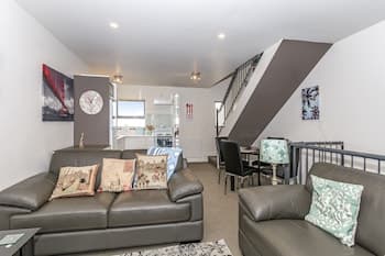 Awesome Christchurch Apartment