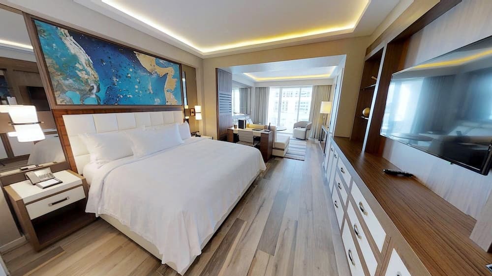 Beachfront Condo With Large Balcony