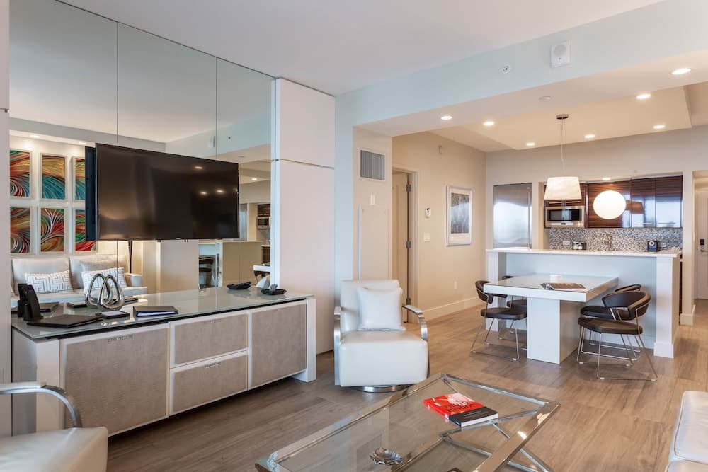 Luxury Condo on the Beach