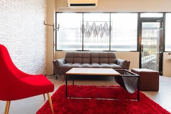 RedDoorz Plus near Osmena Highway 2 - Quarantine Hotel