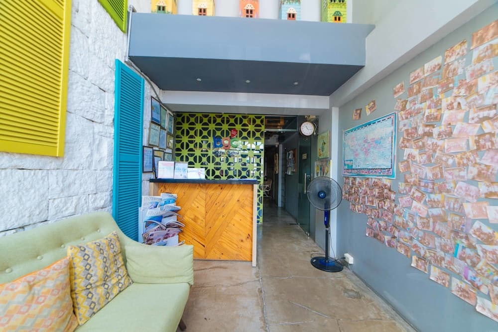 RedDoorz Plus @ Danlig Street Makati