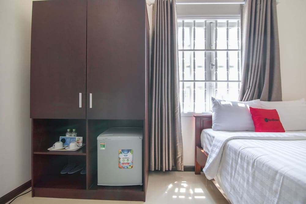 RedDoorz Premium near Bai Sau