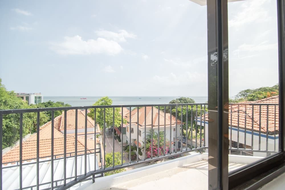 RedDoorz Plus near Bai Truoc