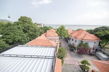 RedDoorz Plus near Bai Truoc