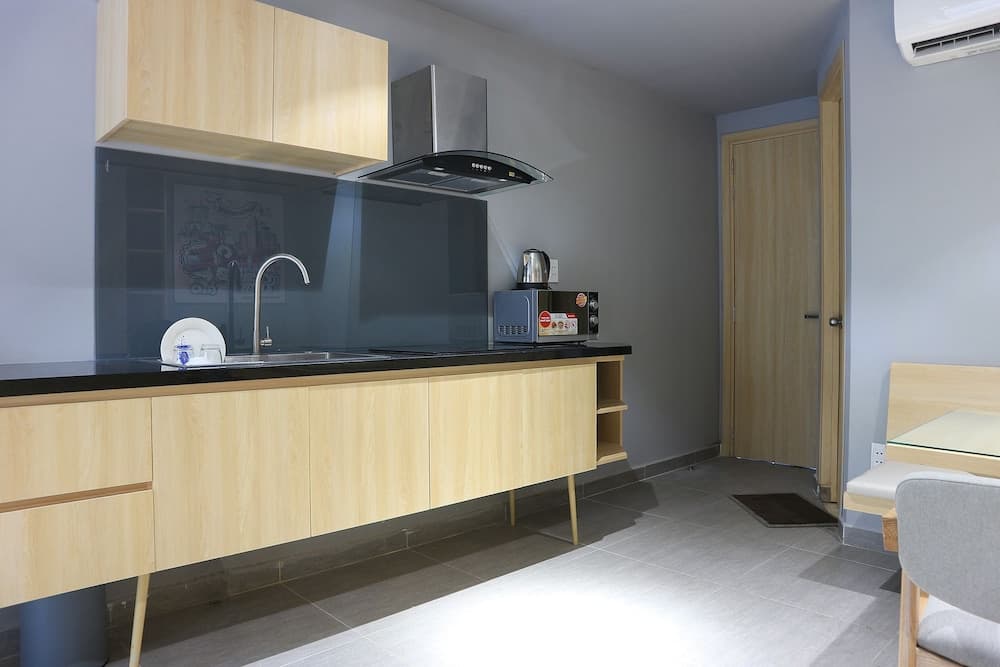 RedDoorz Plus @ Le Van Sy Street 2