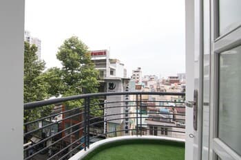 RedDoorz Plus @ Tran Quang Khai Street