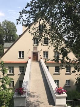 Bridge OLD TOWN Hostel