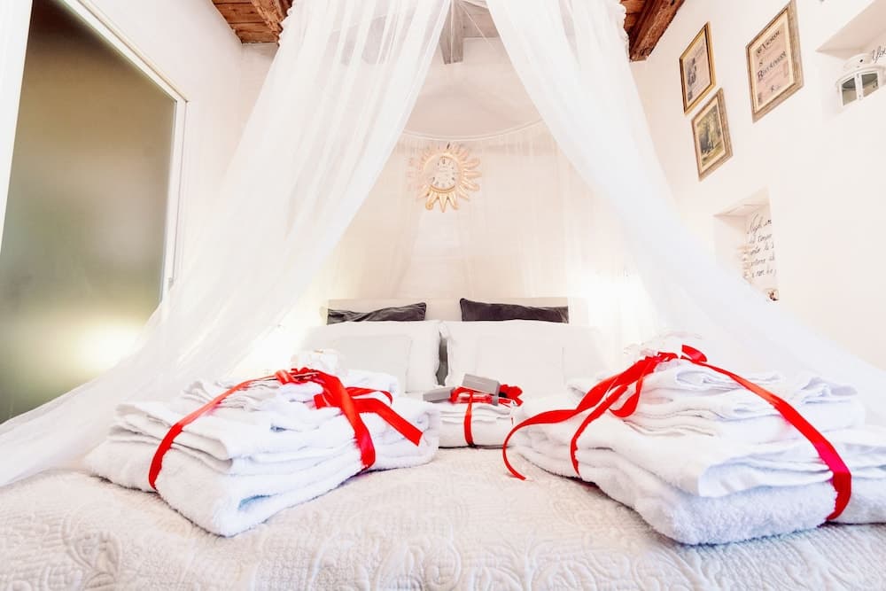 Abbraccio di Romeo e Giulietta