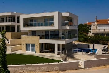 Villa Compass Luxury in a natural bay