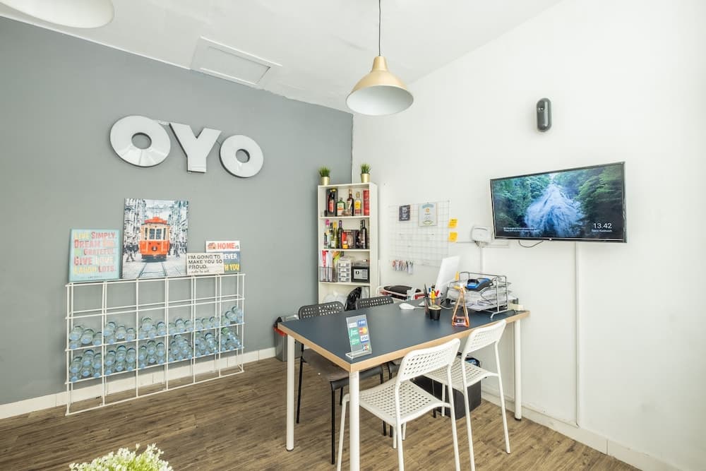 OYO 1085 Jarrdin Apartment Cihampelas