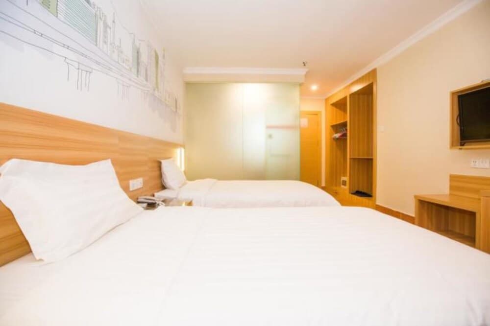 Yimi Hotel Donghu Metro Station Branch