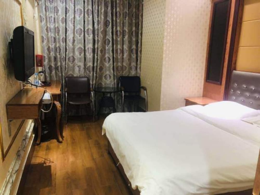 Yimi Hotel Xichang Metro Station Branch