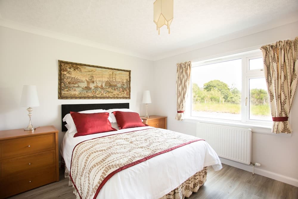 Juniper Hill, Loch Achilty