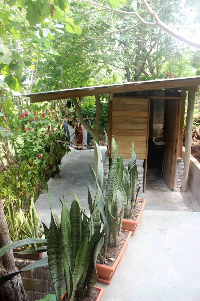 Bahia Rica Fishing & Kayak Lodge