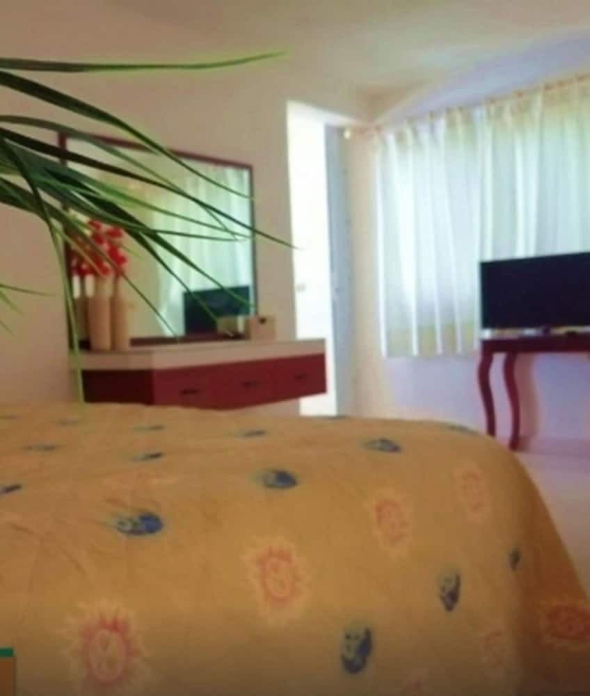 Hotel Laguna Encantada