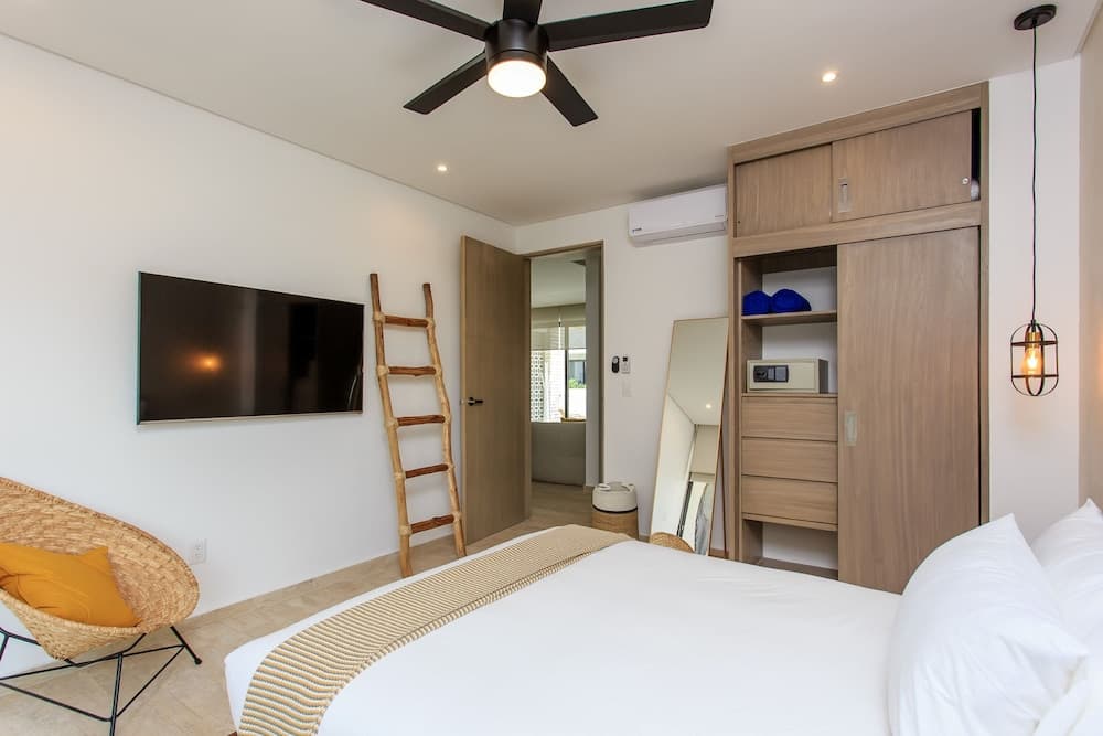 Beautifully Minimalistic Studio Wrapped in Nature by Stella Rentals