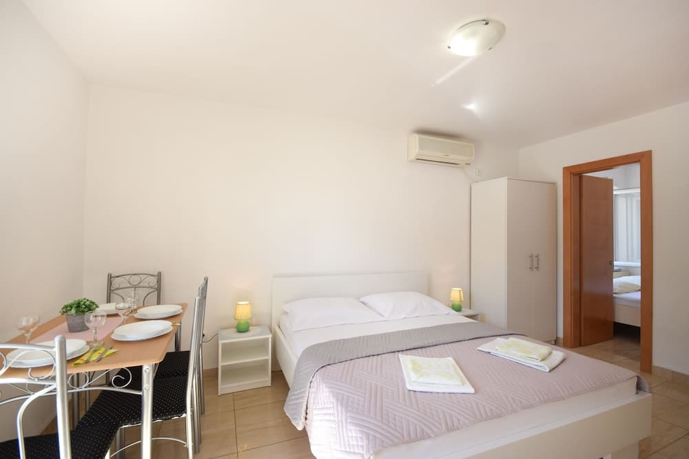 Sunshine Apartments in Baska Voda