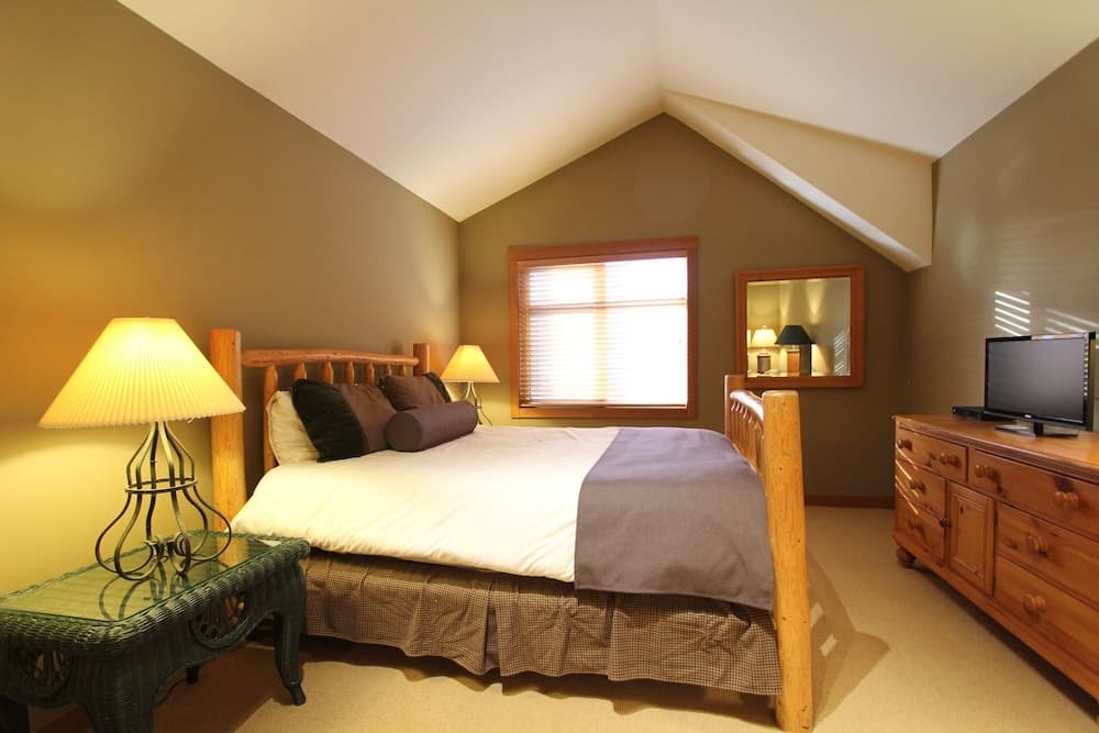 Mountain Star by Whistler Retreats