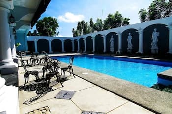 Kapis Mansions Hotel