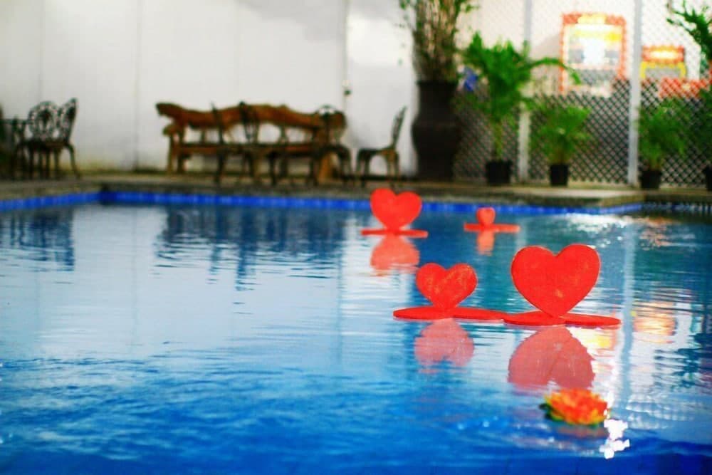 Kapis Mansions Hotel