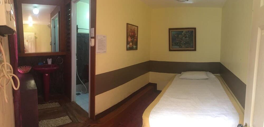 Residencia Katrina Bed & Breakfast