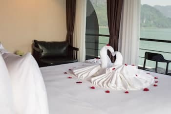 Scarlet Pearl Cruises