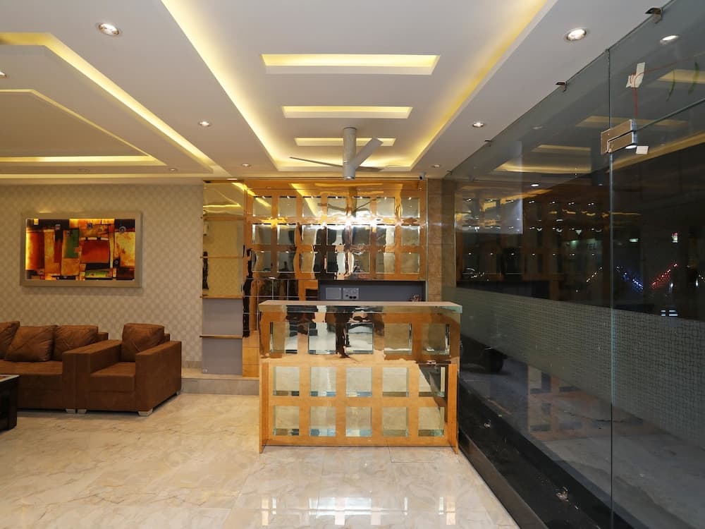 Capital O 40964 Urban Delux