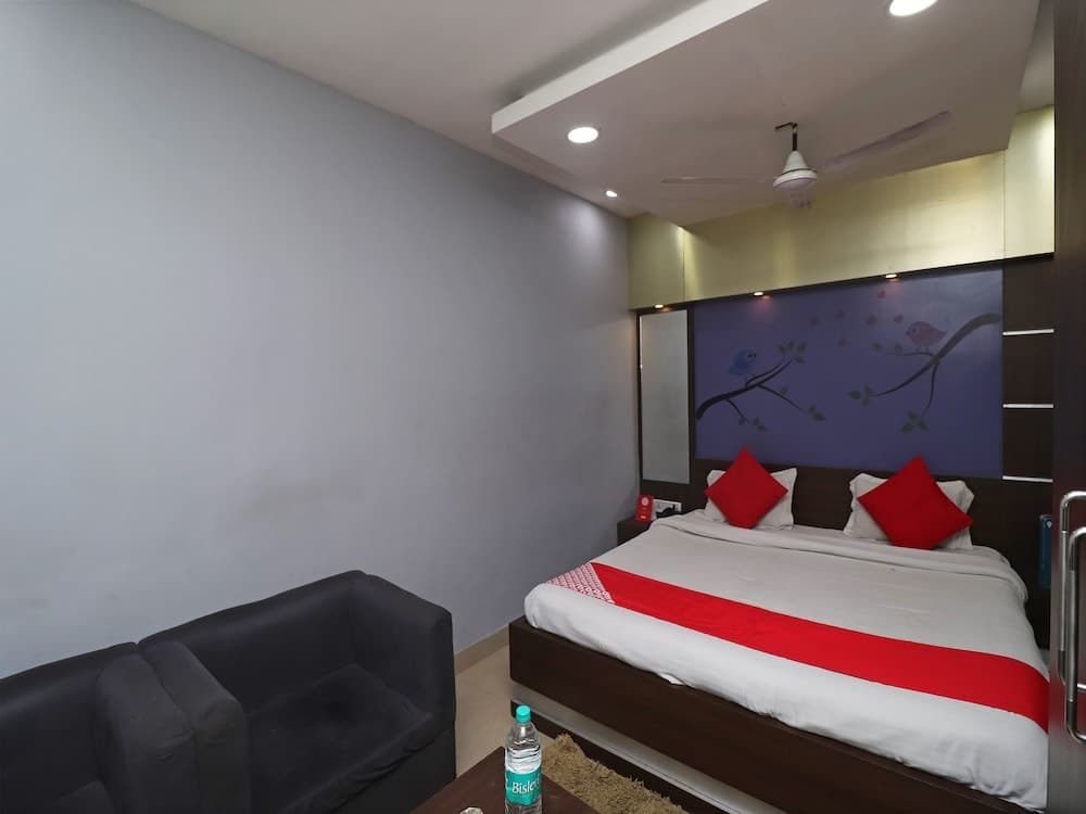 OYO 33455 Hotel Shivam