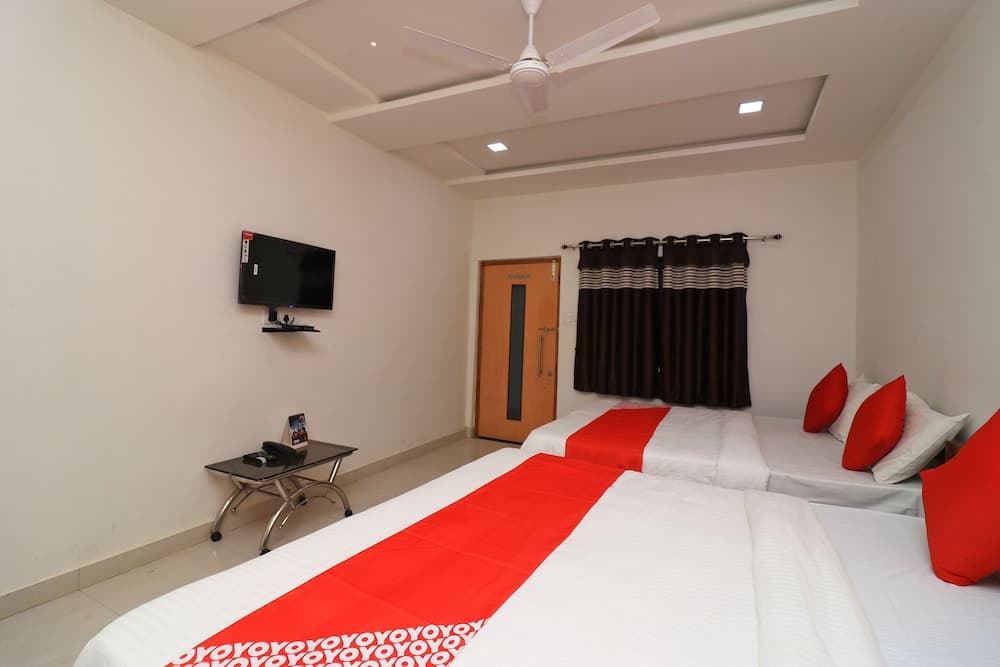 OYO 39764 Mahendra Greens